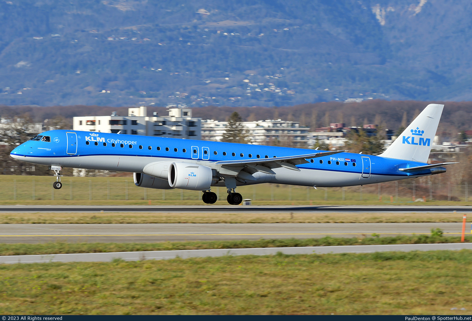 Photo of PH-NXI - Embraer ERJ-195-E2 operated by KLM Cityhopper