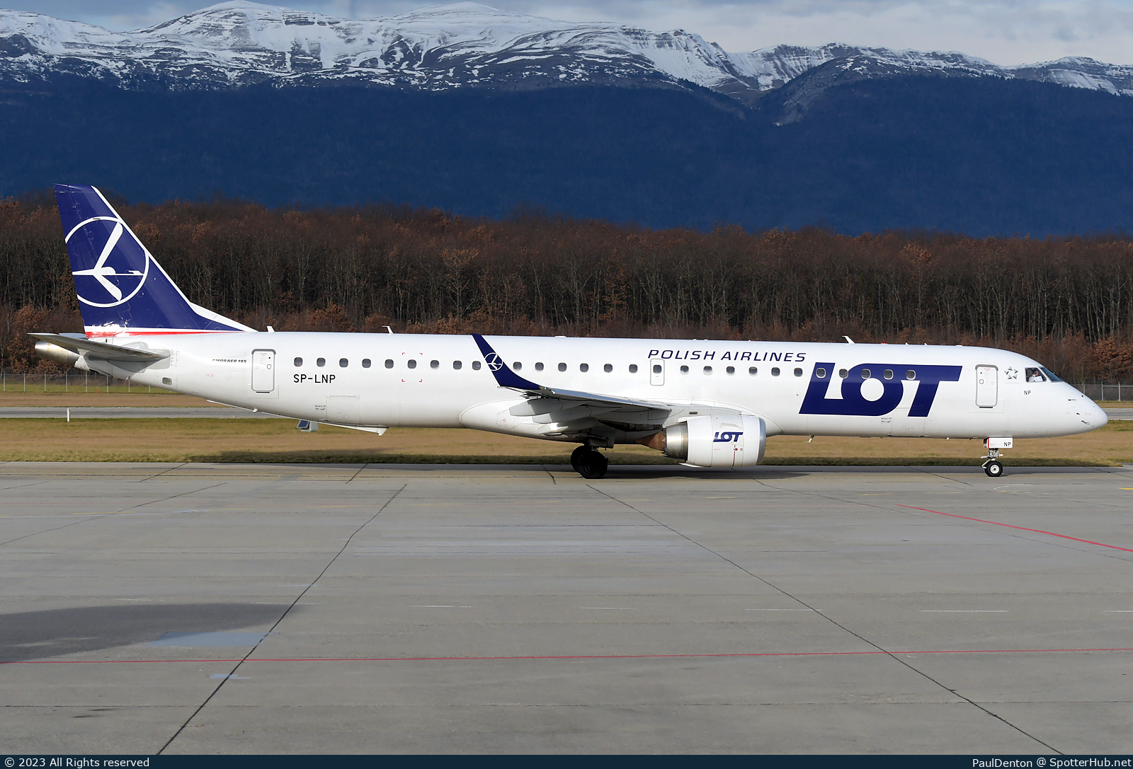 Photo of SP-LNP - Embraer ERJ-195LR operated by LOT Polish Airlines