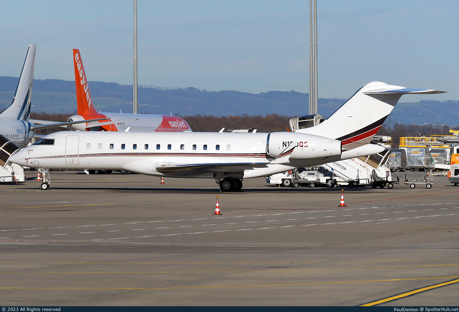 Photo of N150QS - Bombardier Global 6000 operated by NetJets