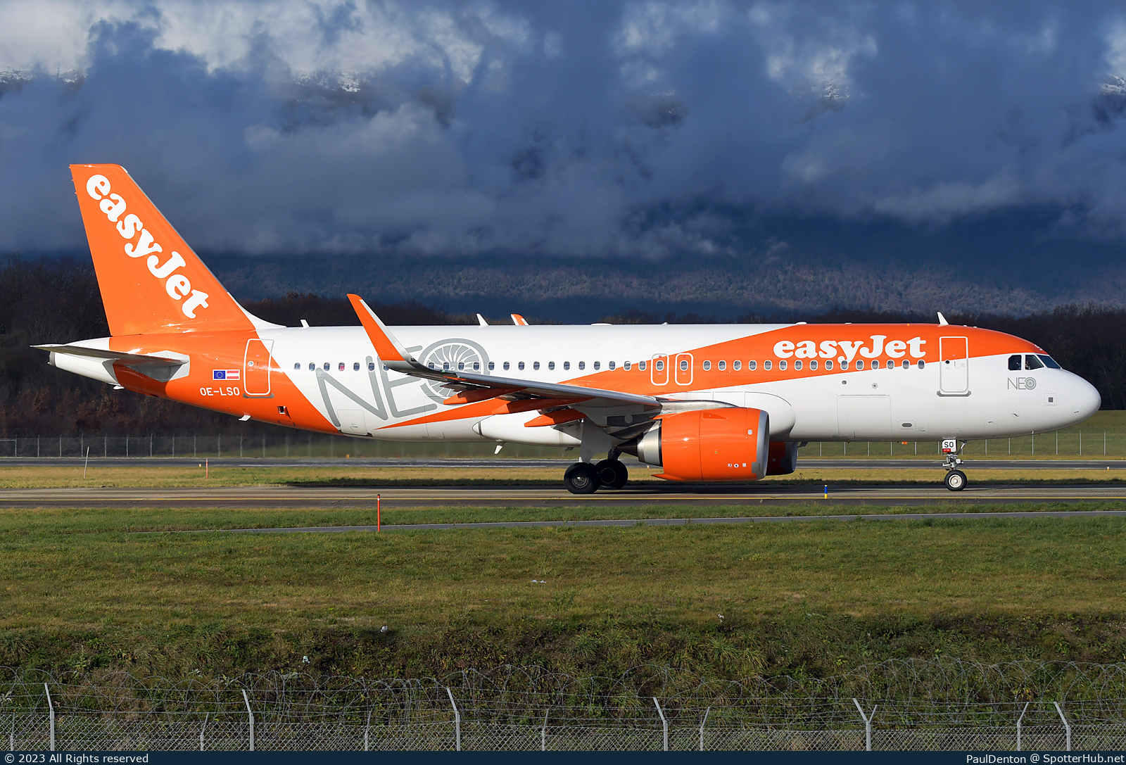 Photo of OE-LSO - Airbus A320-251N operated by easyJet Europe