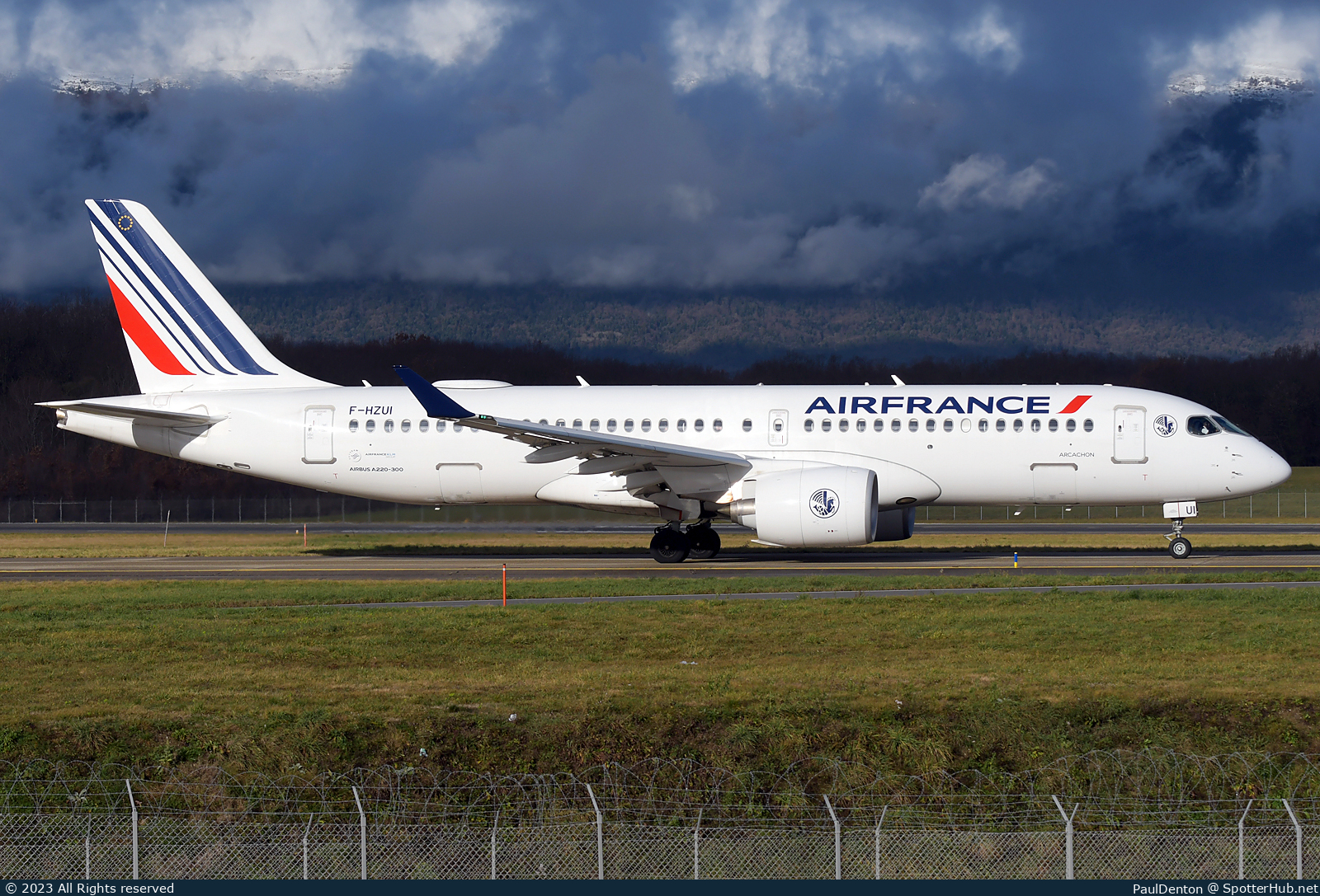 Photo of F-HZUI - Airbus A220-300 operated by Air France