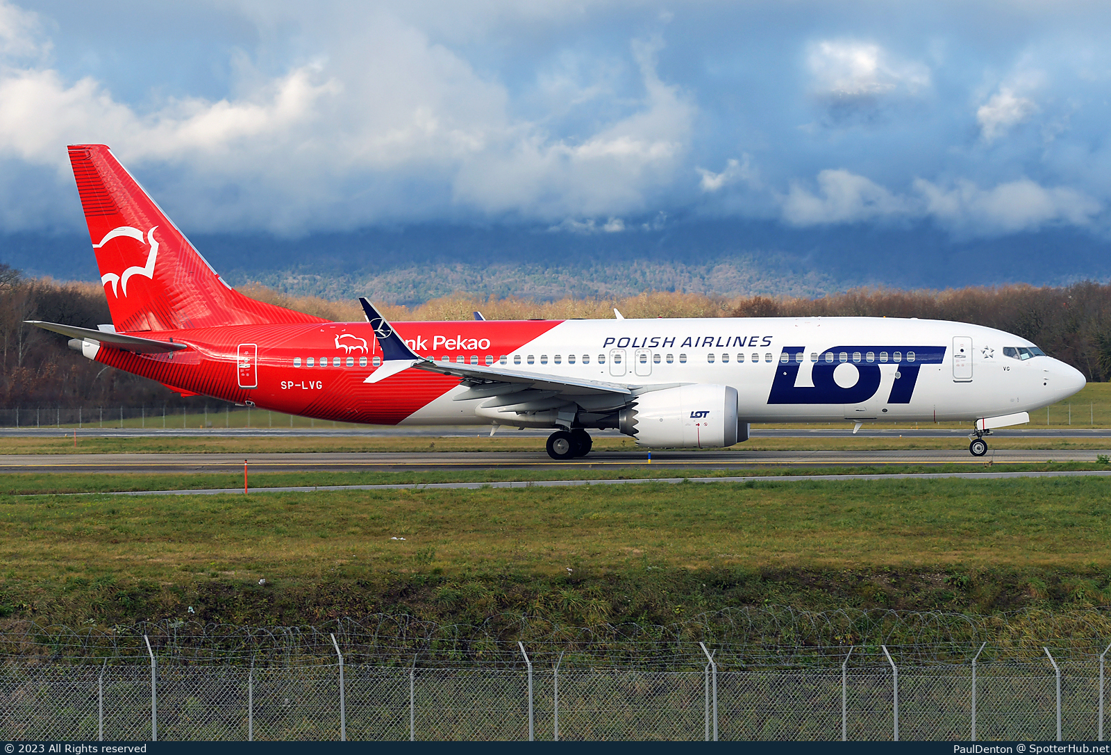 Photo of SP-LVG - Boeing 737 MAX 8 operated by LOT Polish Airlines