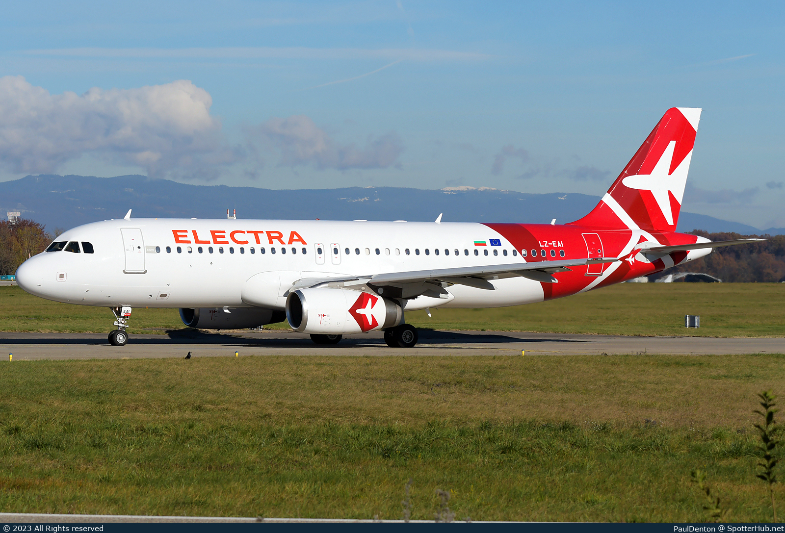Photo of LZ-EAI - Airbus A320-232 operated by Electra Airways