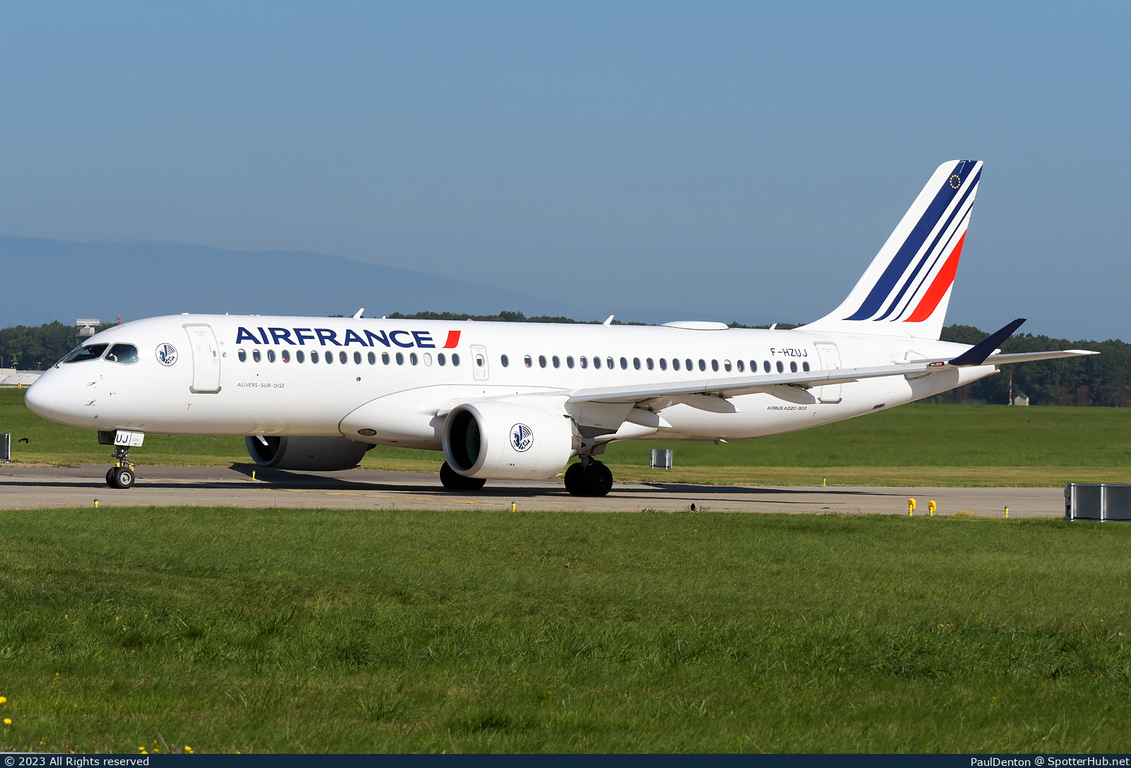 Photo of F-HZUJ - Airbus A220-300 operated by Air France