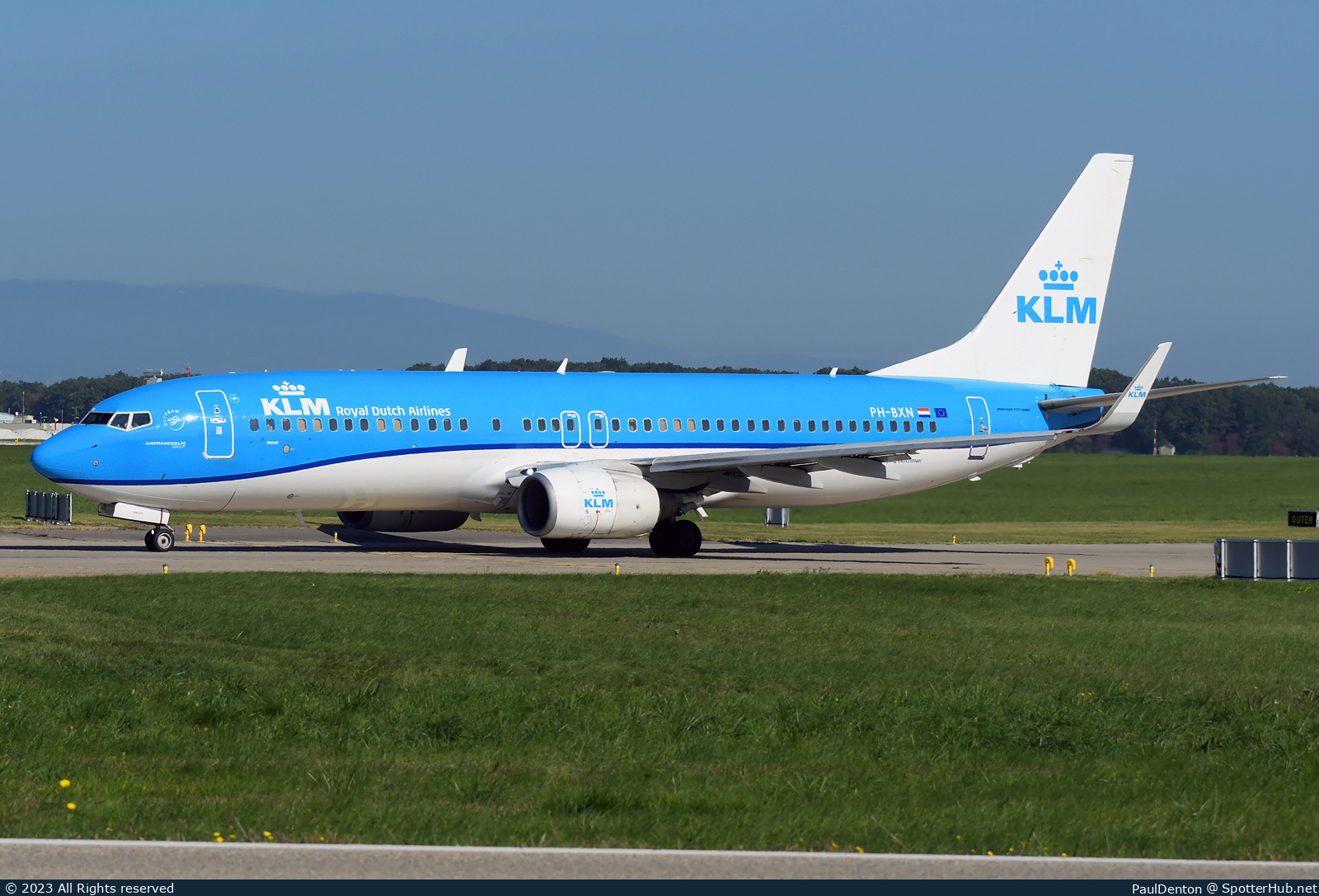 Photo of PH-BXN - Boeing 737-8K2 operated by KLM Royal Dutch Airlines