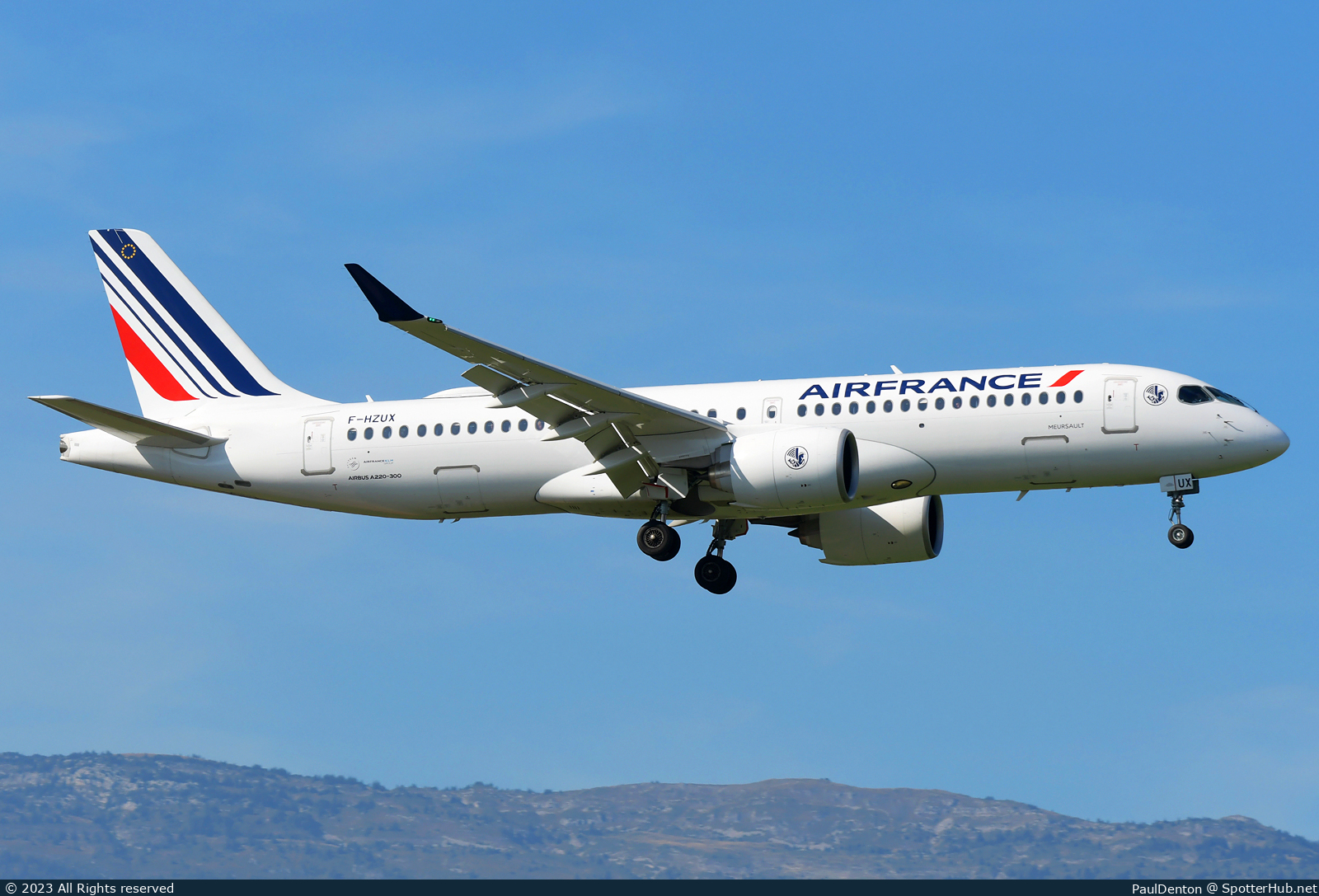 Photo of F-HZUX - Airbus A220-300 operated by Air France