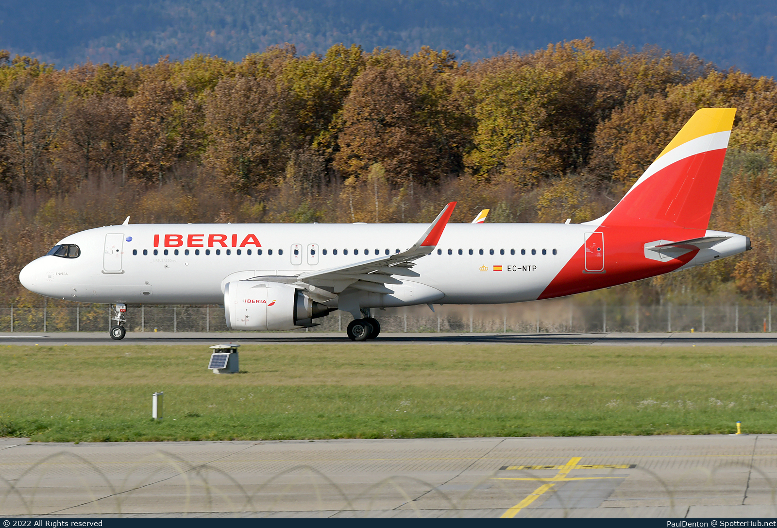 Photo of EC-NTP - Airbus A320-251N operated by Iberia