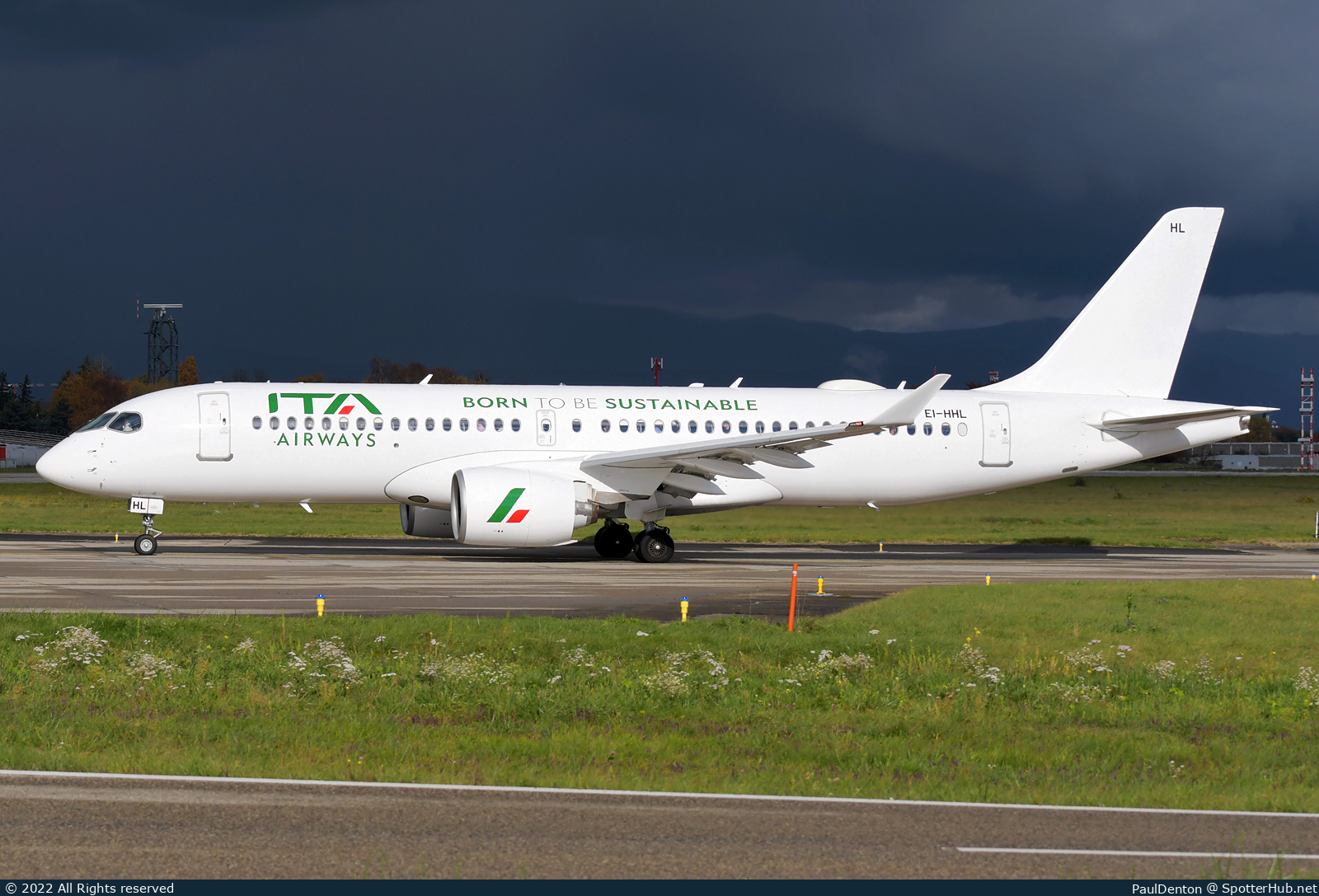 Photo of EI-HHL - Airbus A220-300 operated by ITA Airways