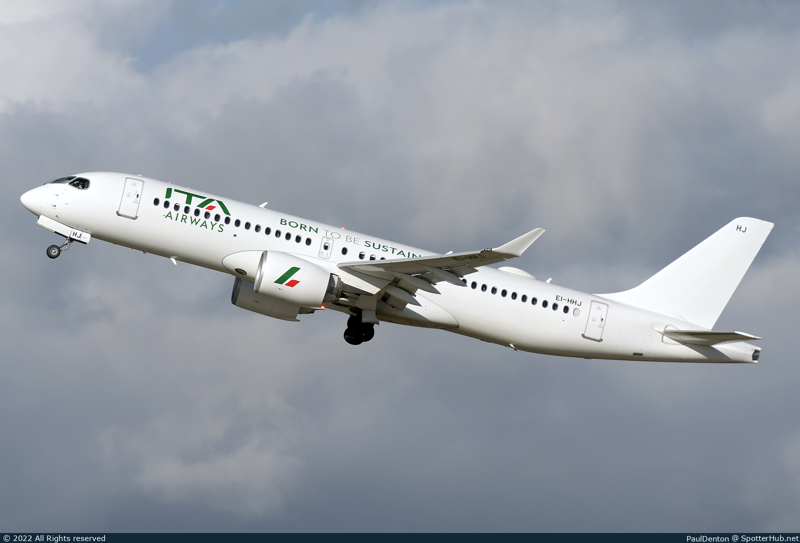 Photo of EI-HHJ - Airbus A220-300 operated by ITA Airways