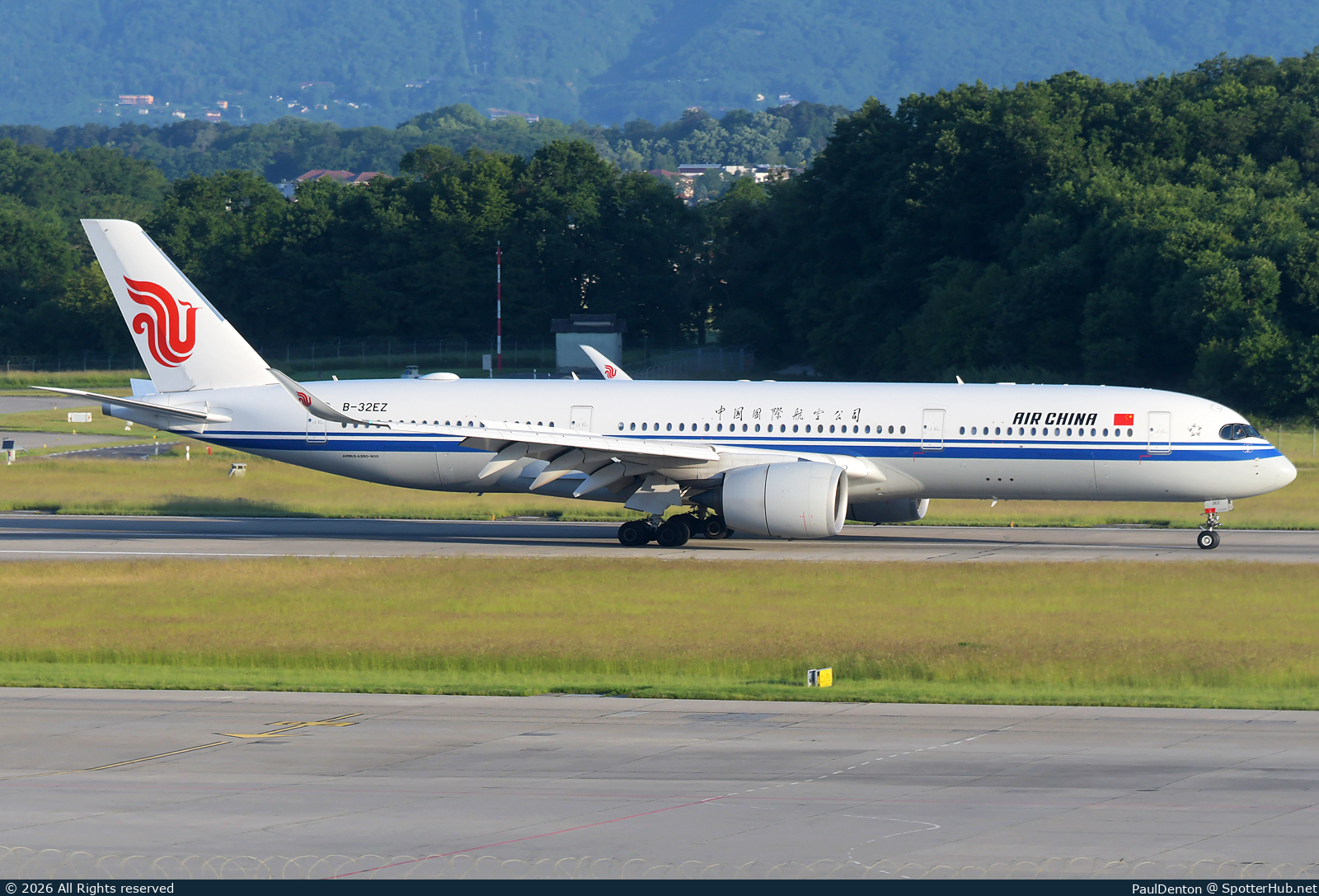Photo of B-32EZ - Airbus A350-941 operated by Air China