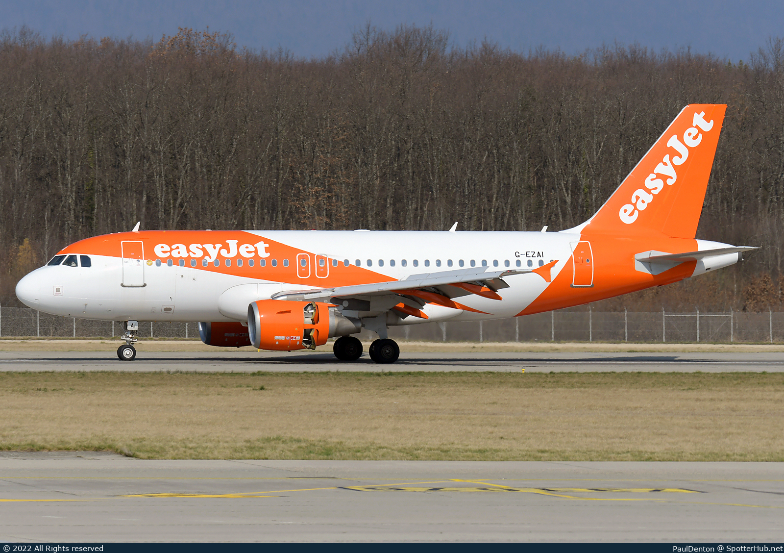 Photo of G-EZAI - Airbus A319-111 operated by easyJet