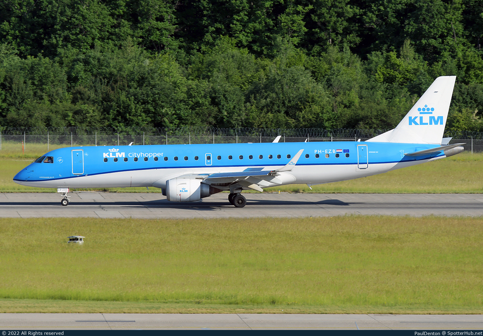 Photo of PH-EZB - Embraer ERJ-190STD operated by KLM Cityhopper