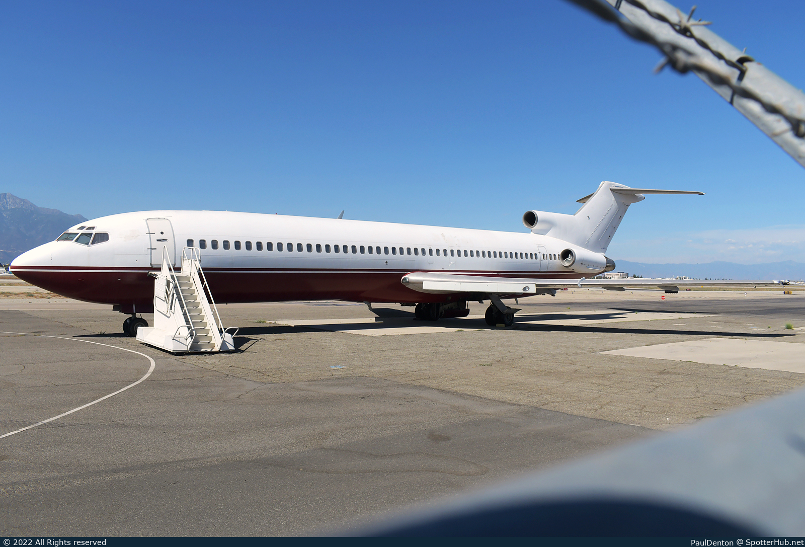 Photo of N7264U - Boeing 727-222(Adv) operated by Private