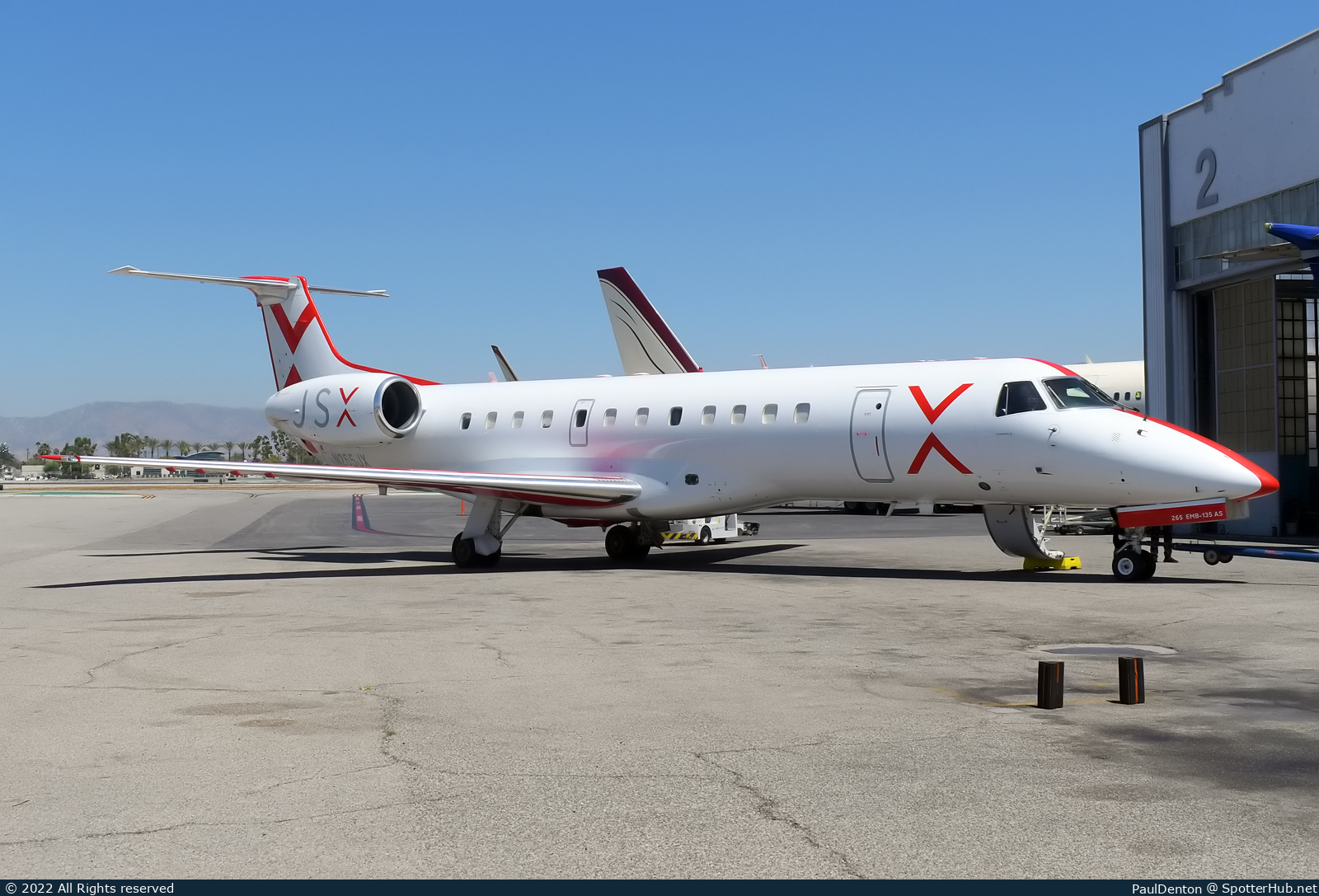 Photo of N265JX - Embraer ERJ-135ER operated by JetSuiteX