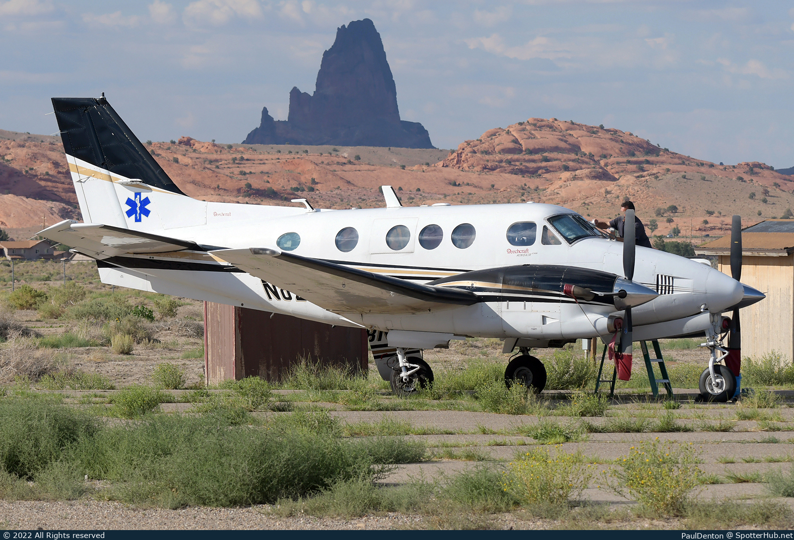 Photo of N828FC - Beechcraft C90B King Air operated by Guardian Flight