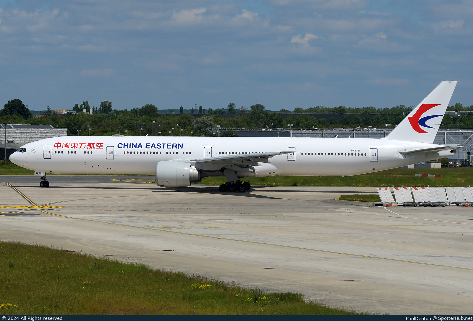 Photo of B-2021 - Boeing 777-39P(ER) operated by China Eastern Airlines