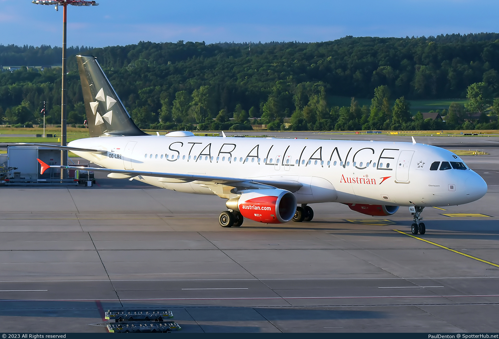 Photo of OE-LBZ - Airbus A320-214 operated by Austrian Airlines