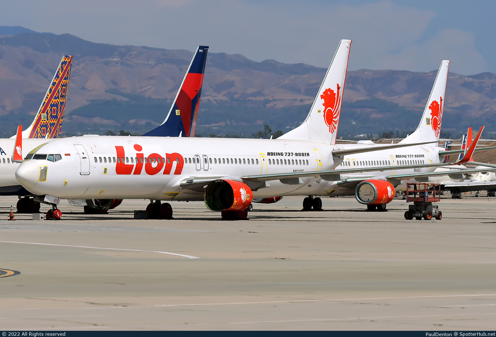 Photo of N934DB - Boeing 737-9GP(ER) operated by Castlelake