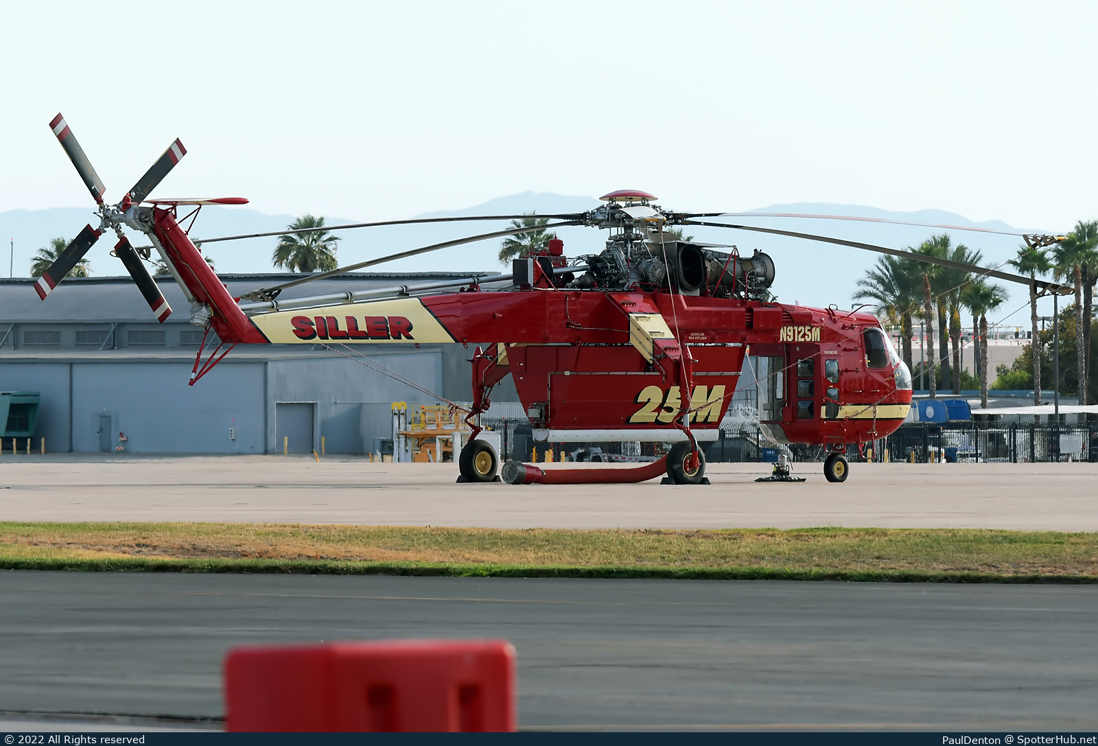 Photo of N9125M - Sikorsky CH-54A Tarhe operated by Siller Helicopters