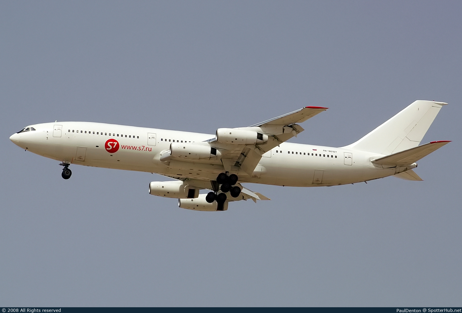 Photo of RA-86107 - Ilyushin Il-86 operated by S7 Airlines