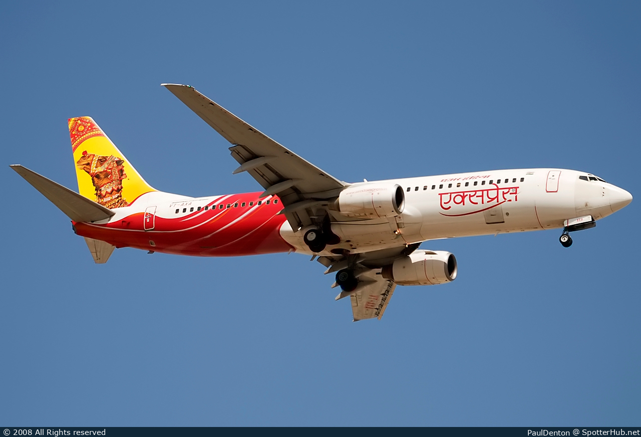 Photo of VT-AXA - Boeing 737-86Q operated by Air India Express
