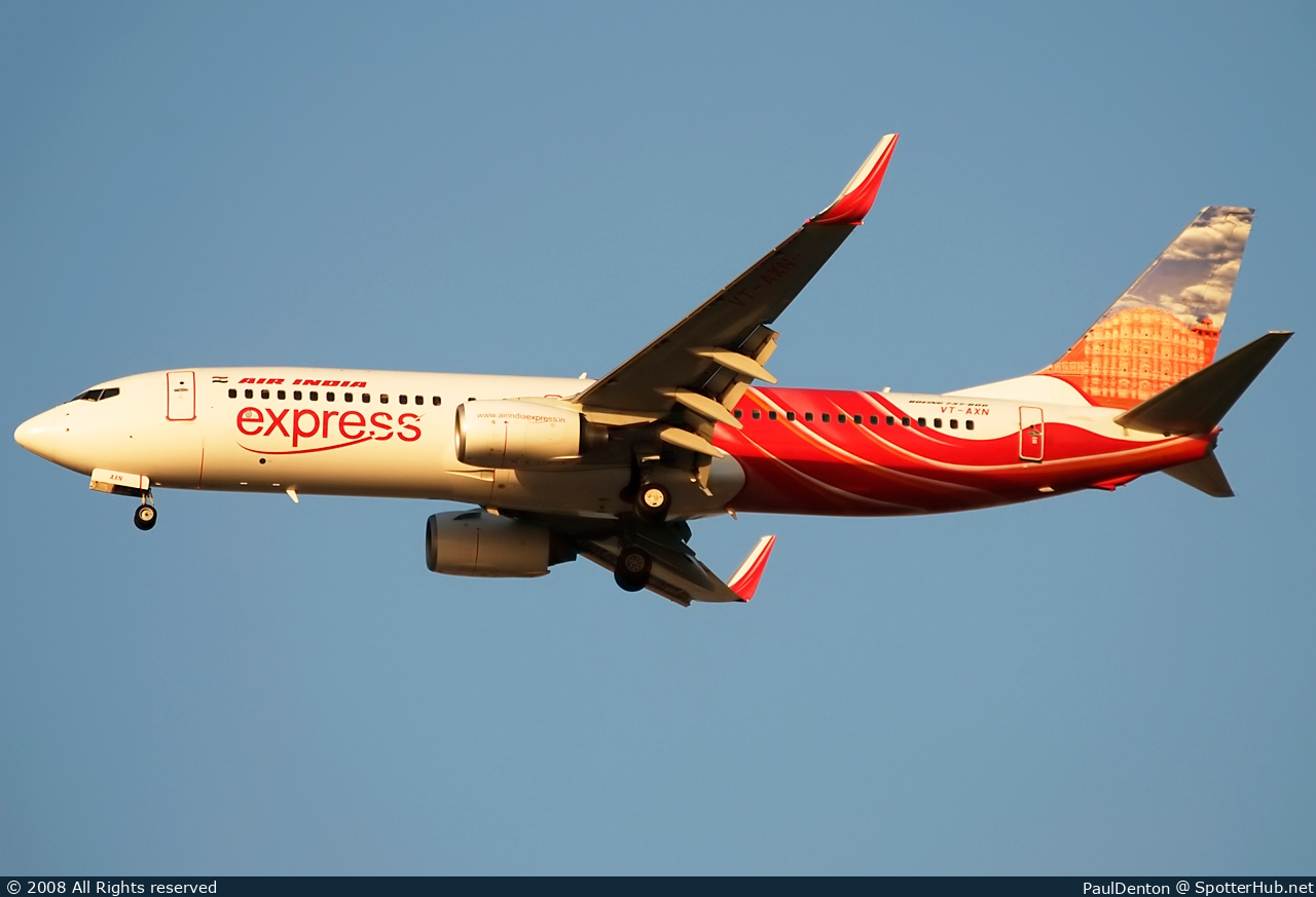 Photo of VT-AXN - Boeing 737-8HG operated by Air India Express