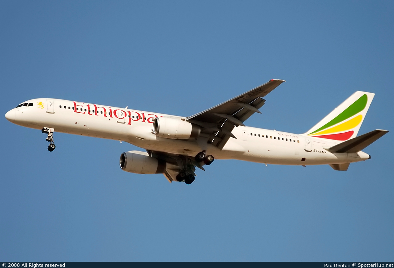 Photo of ET-AMK - Boeing 757-28A operated by Ethiopian Airlines