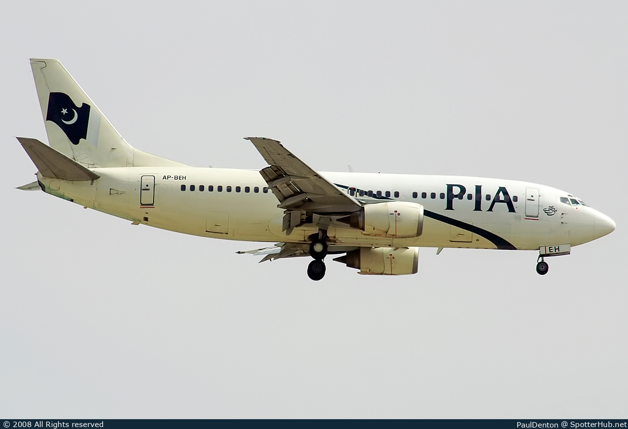 Photo of AP-BEH - Boeing 737-33A operated by PIA Pakistan International Airlines
