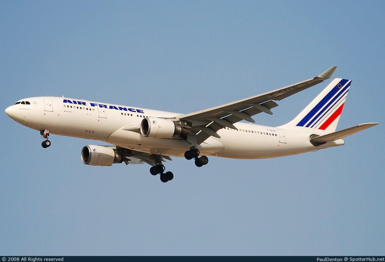 Photo of F-GZCE - Airbus A330-203 operated by Air France