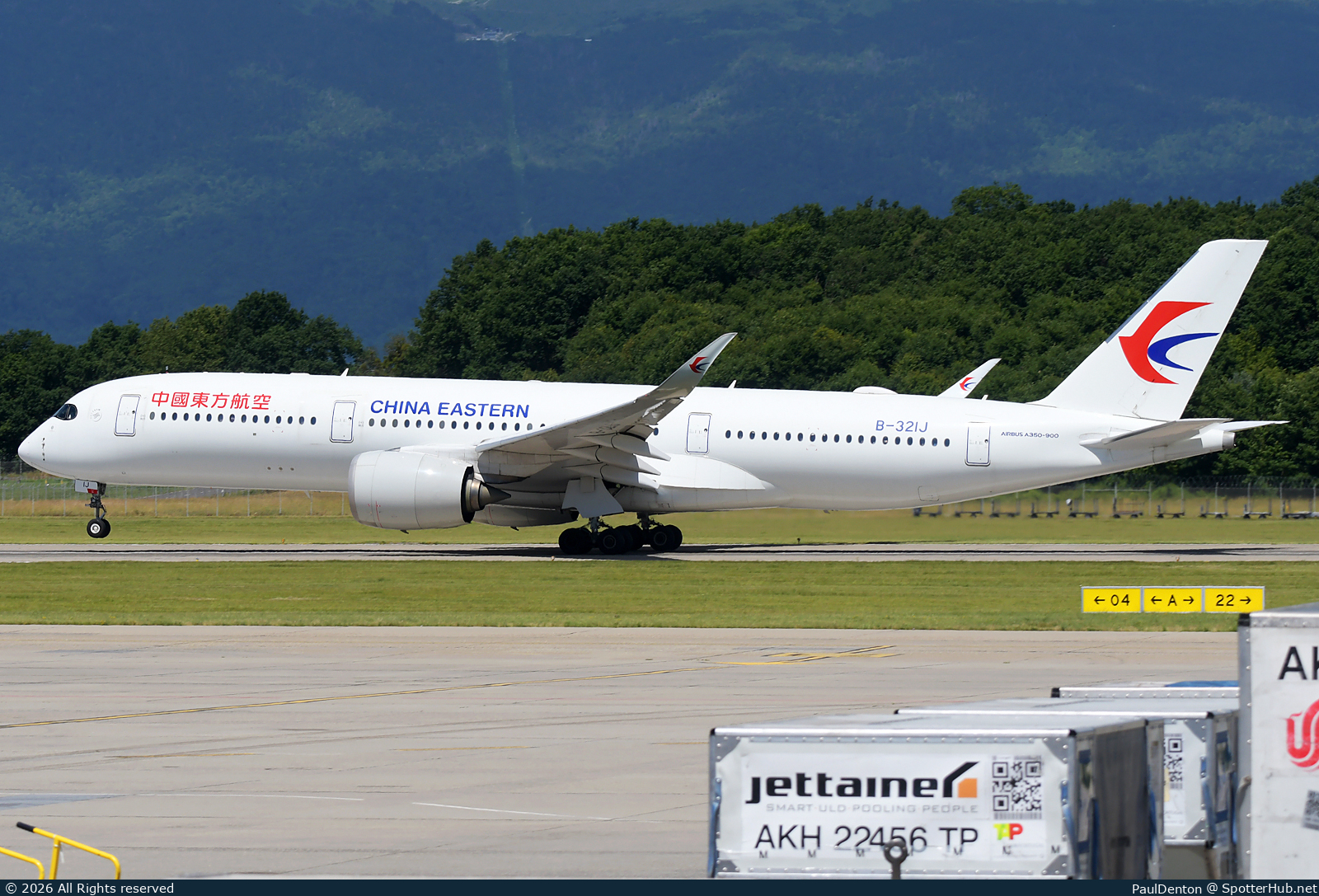 Photo of B-321J - Airbus A350-941 operated by China Eastern Airlines