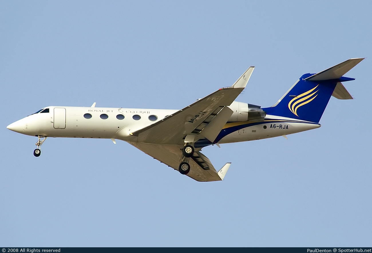 Photo of A6-RJA - Gulfstream GIV-SP (G300) operated by Royal Jet