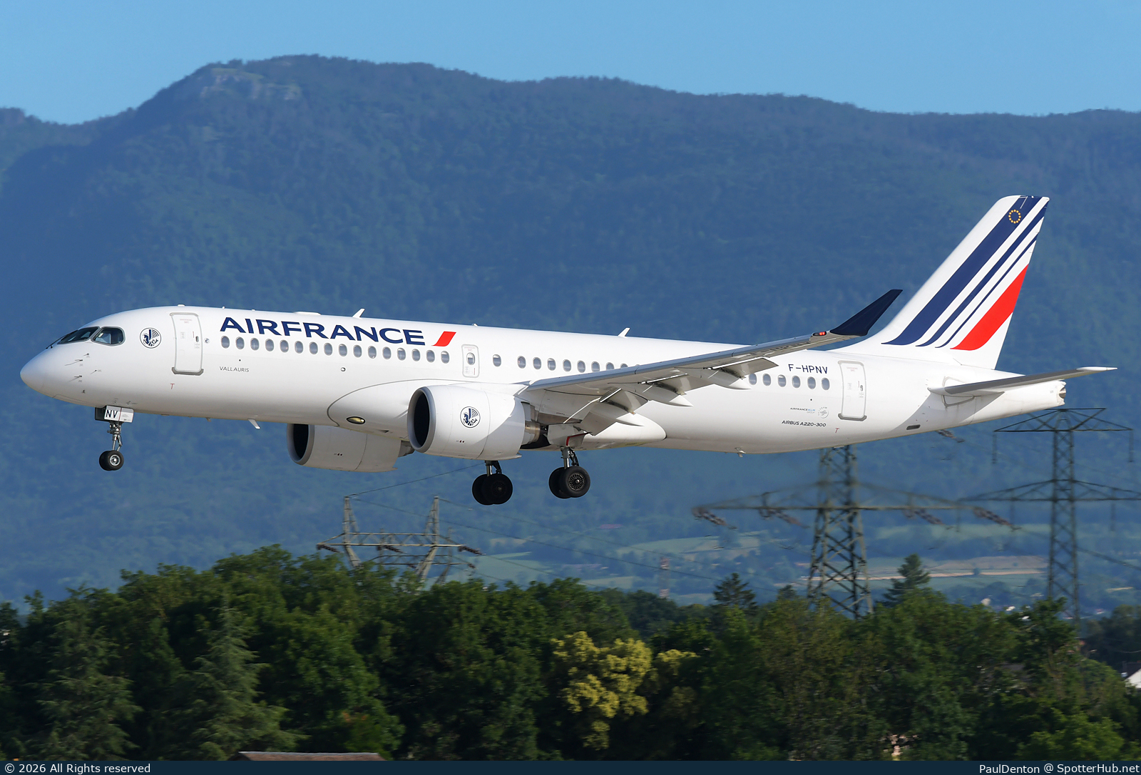Photo of F-HPNV - Airbus A220-300 operated by Air France