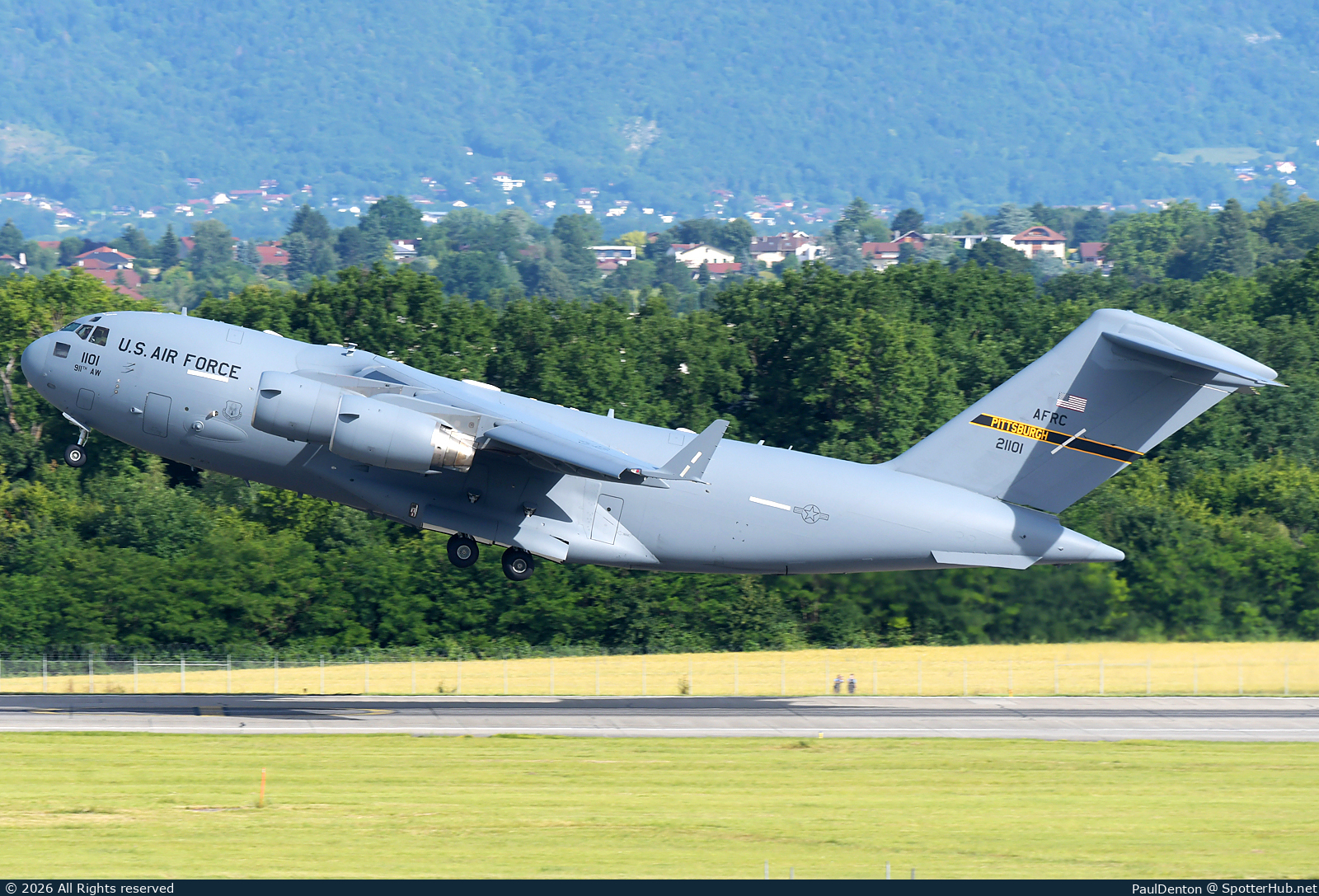 Photo of 02-1101 - Boeing C-17A Globemaster III operated by US Air Force