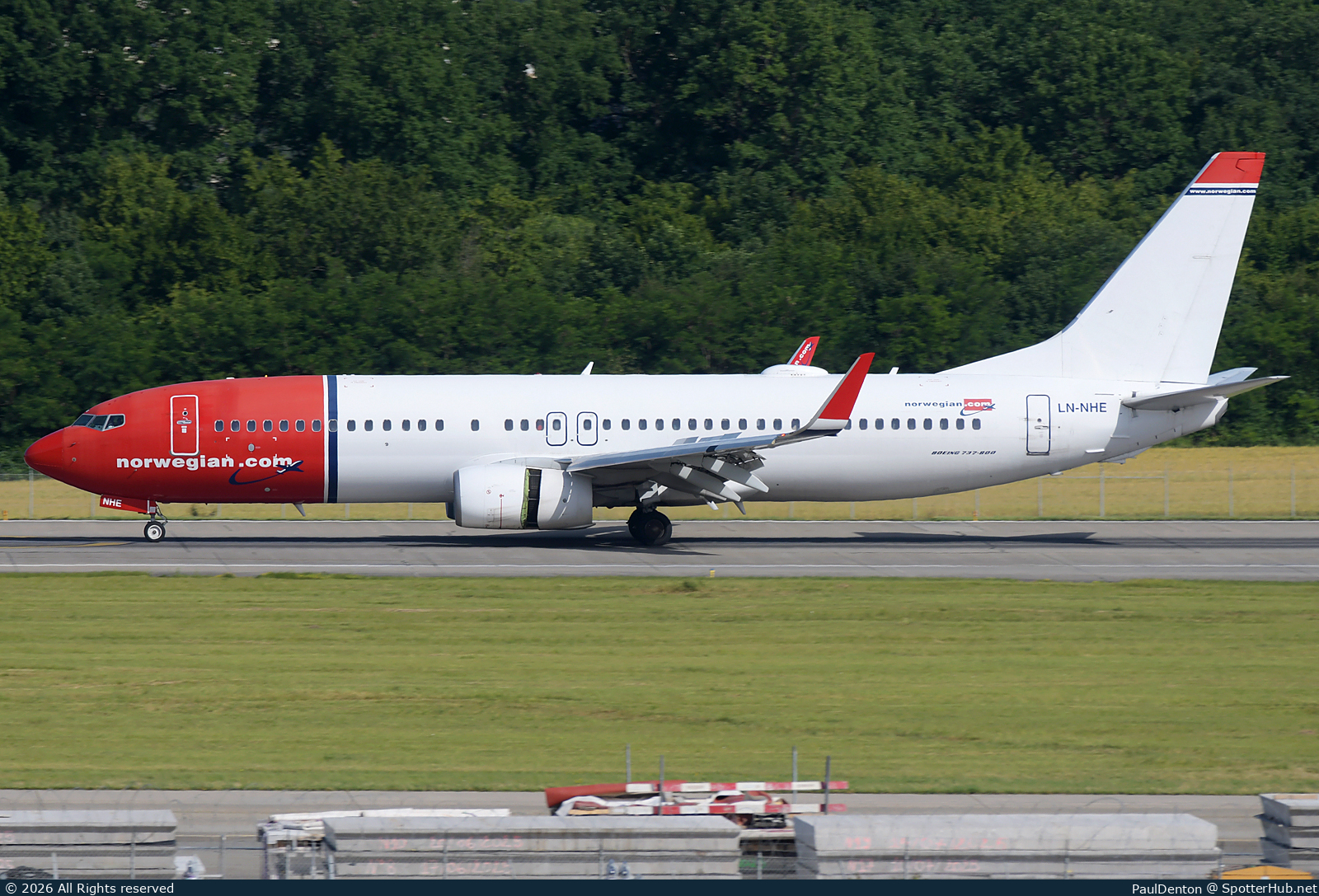 Photo of LN-NHE - Boeing 737-8JP operated by Norwegian Air Shuttle