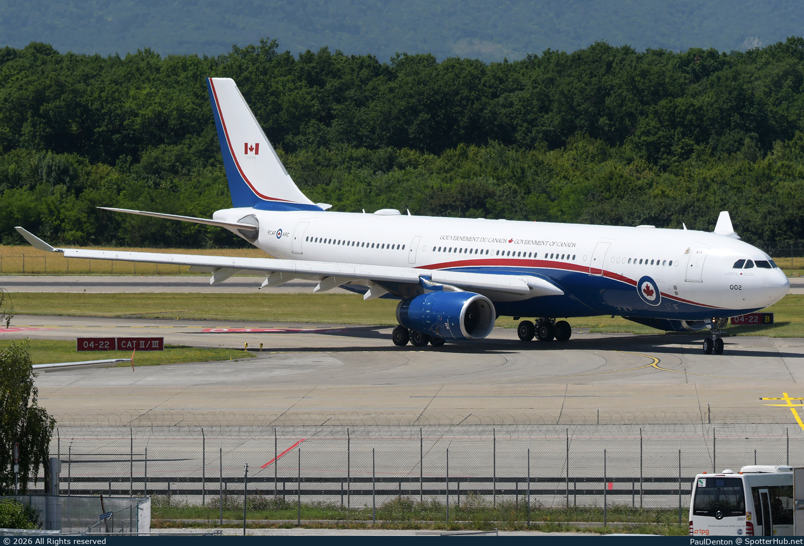 Photo of 330002 - Airbus CC-330 Husky operated by Royal Canadian Air Force