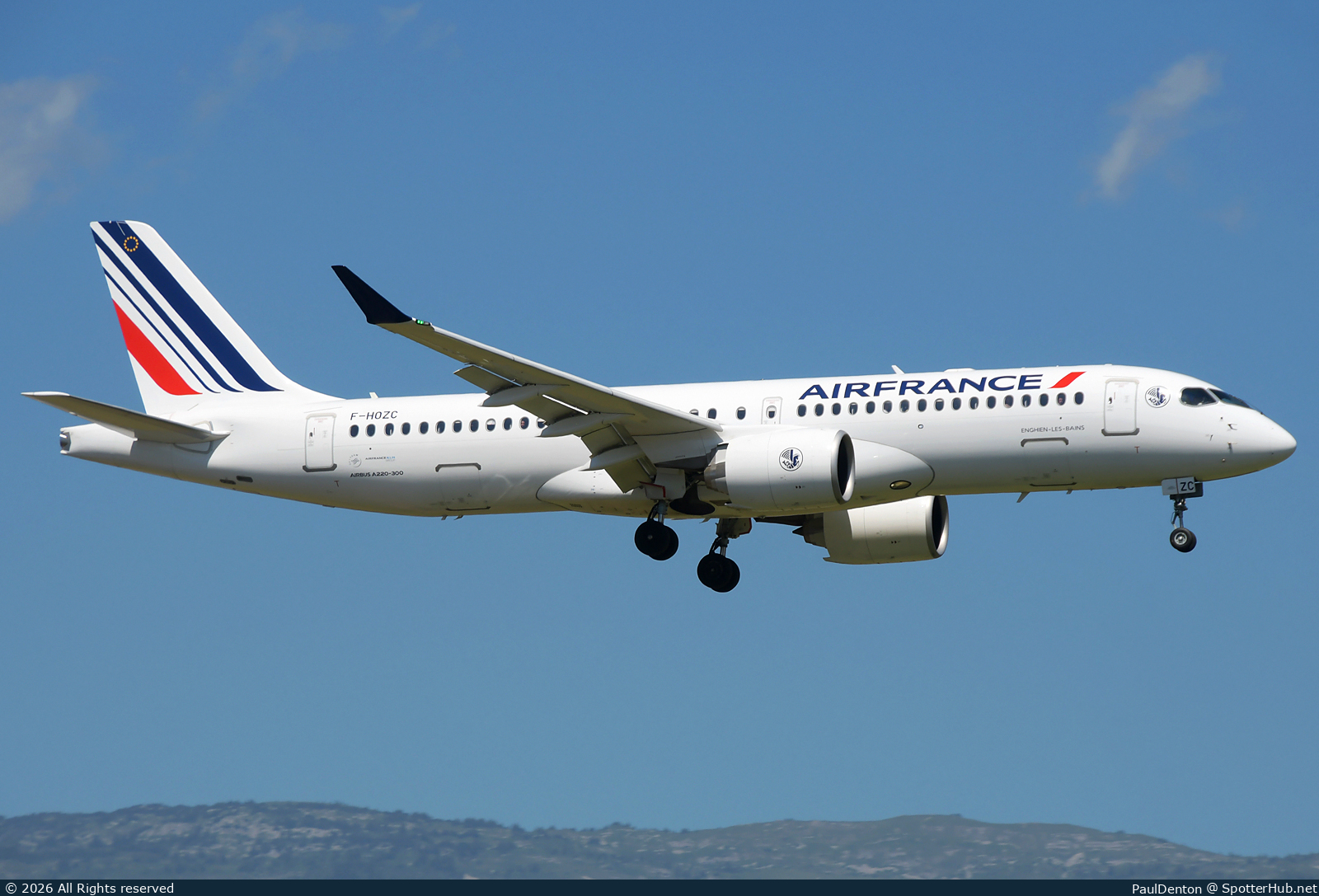 Photo of F-HOZC - Airbus A220-300 operated by Air France