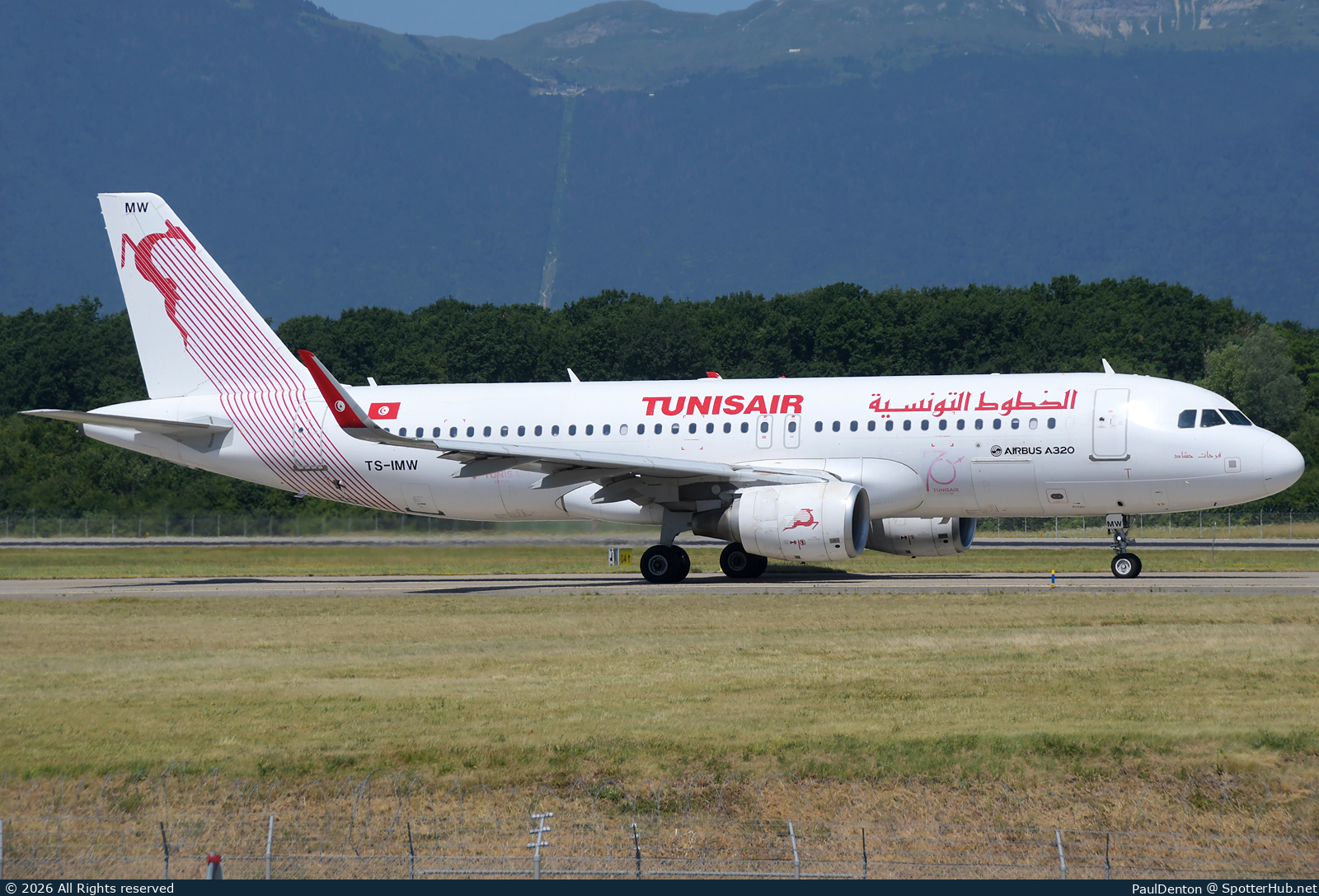Photo of TS-IMW - Airbus A320-214 operated by Tunisair