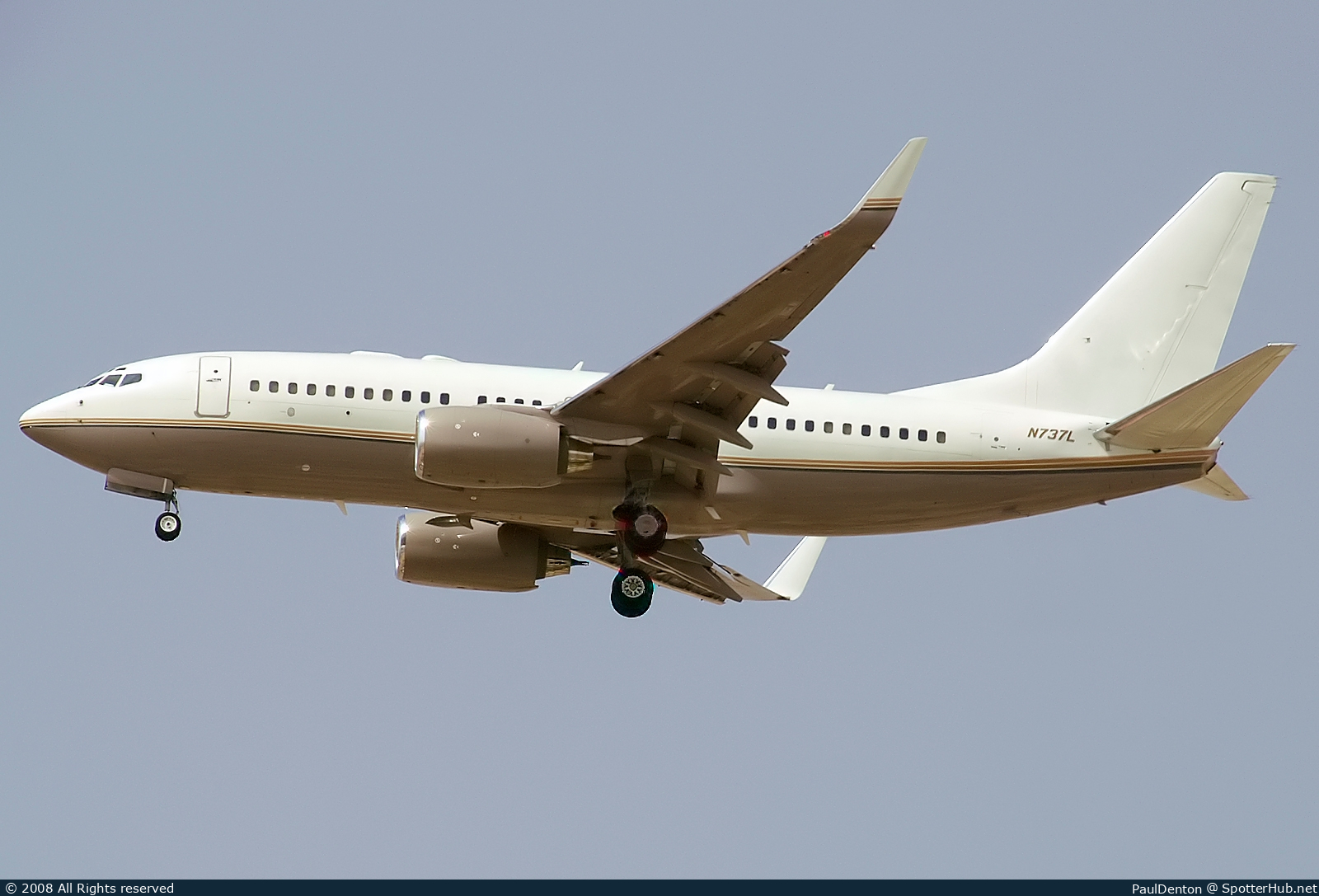 Photo of N737L - Boeing 737-7CG(BBJ) operated by Legatum Aviation