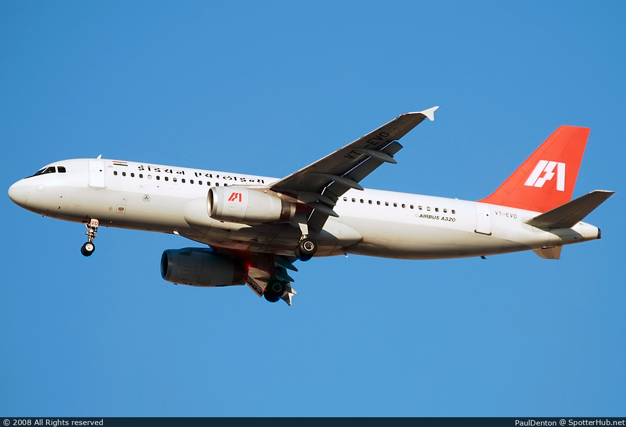 Photo of VT-EVO - Airbus A320-231 operated by Indian Airlines