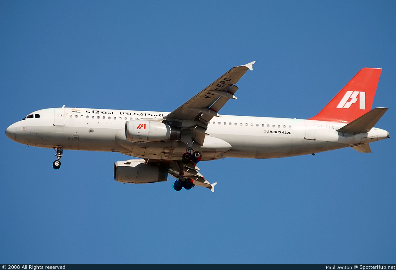 Photo of VT-EPC - Airbus A320-231 operated by Indian Airlines
