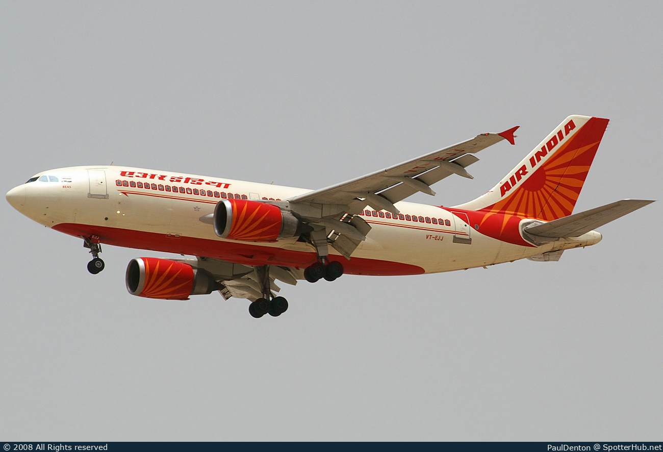 Photo of VT-EJJ - Airbus A310-304 operated by Air India