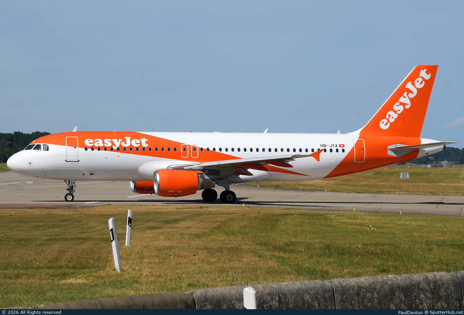 Photo of HB-JYA - Airbus A320-214 operated by easyJet Switzerland