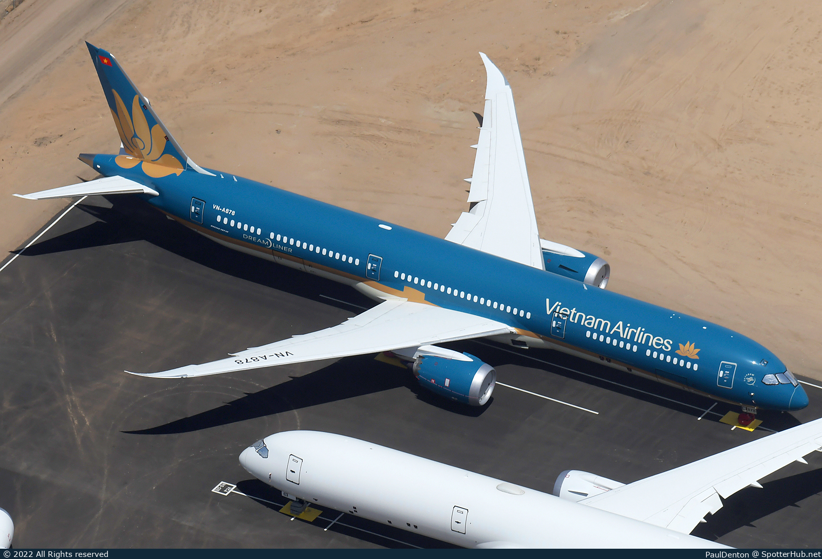 Photo of VN-A878 - Boeing 787-10 Dreamliner operated by Vietnam Airlines