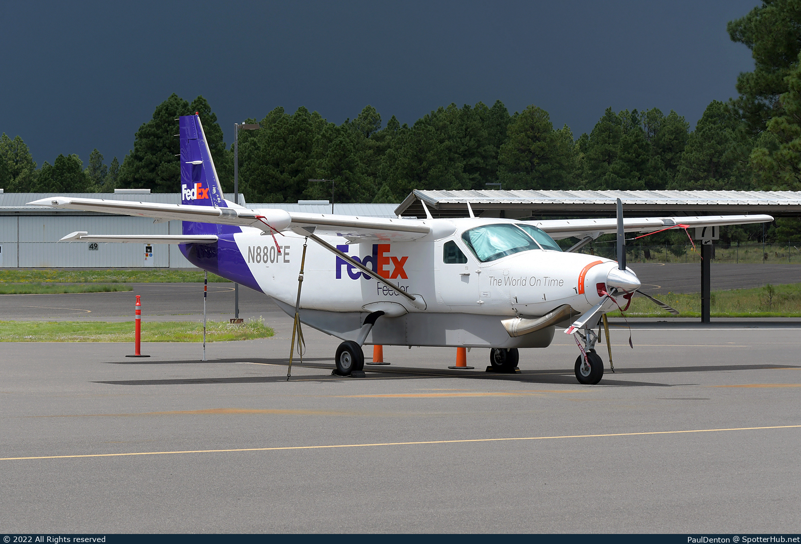 Photo of N880FE - Cessna 208B Super Cargomaster operated by FedEx Feeder (opb Empire Airlines)
