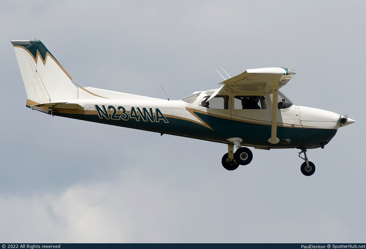 Photo of N234WA - Cessna 172M Skyhawk operated by Wiseman Aviation