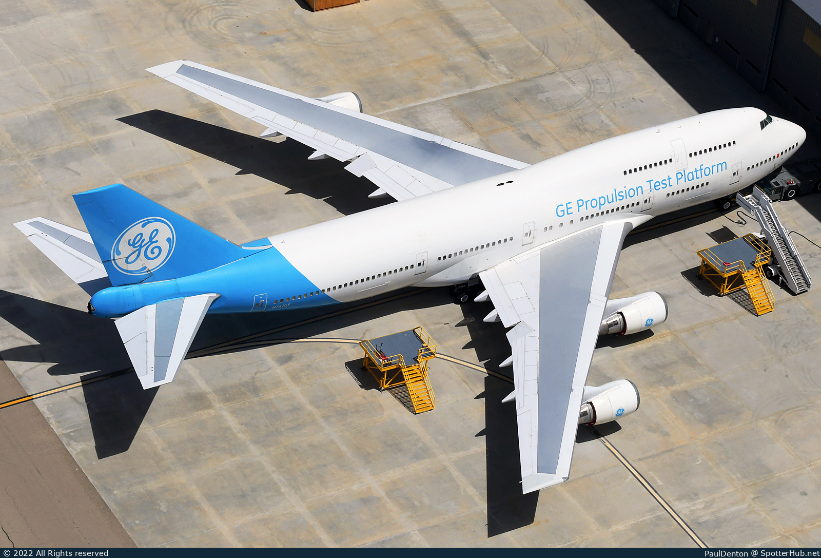 Photo of N747GF - Boeing 747-446 operated by General Electric