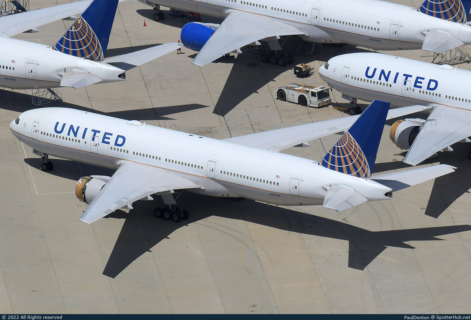 Photo of N217UA - Boeing 777-222(ER) operated by United Airlines