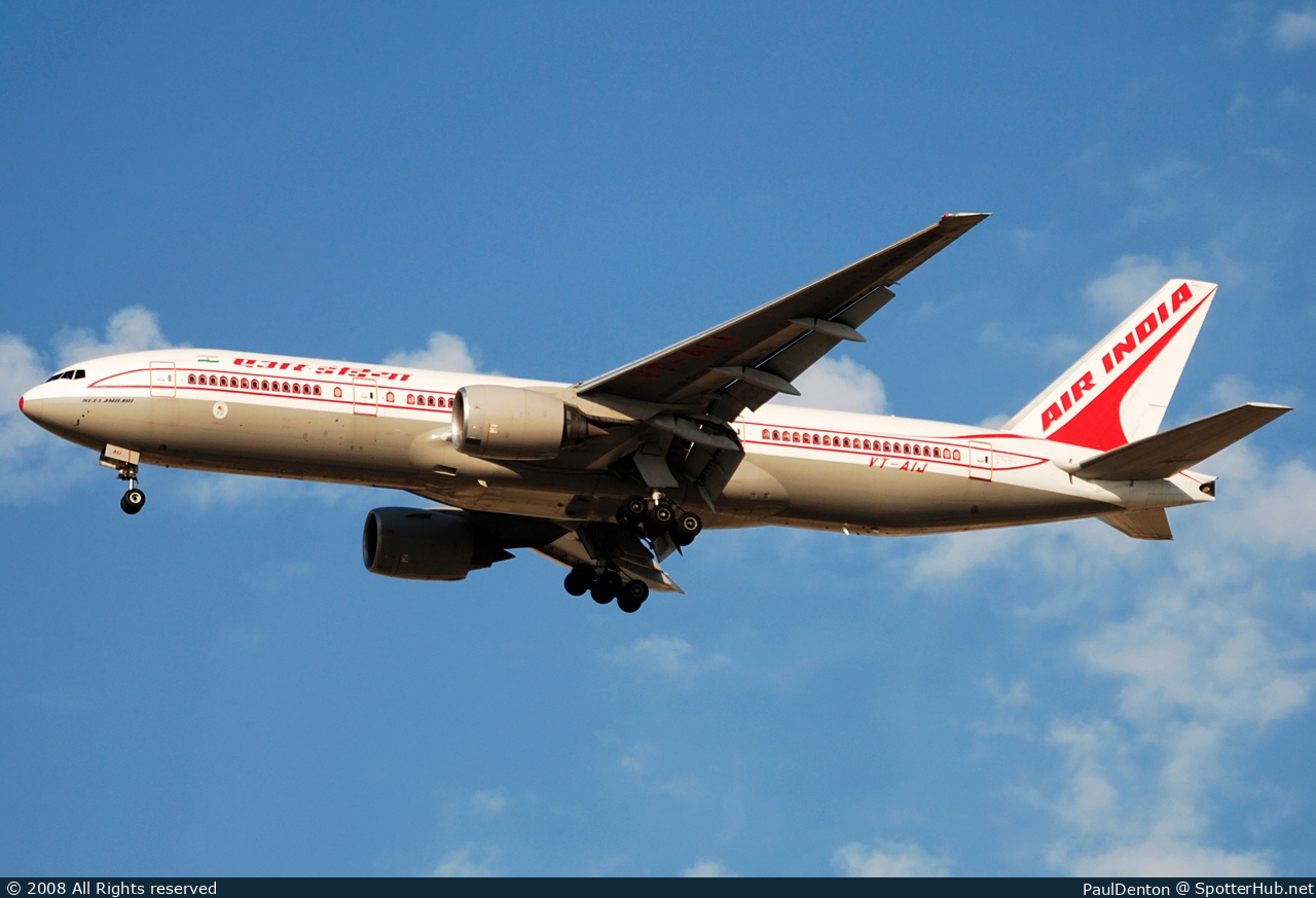 Photo of VT-AIJ - Boeing 777-222(ER) operated by Air India