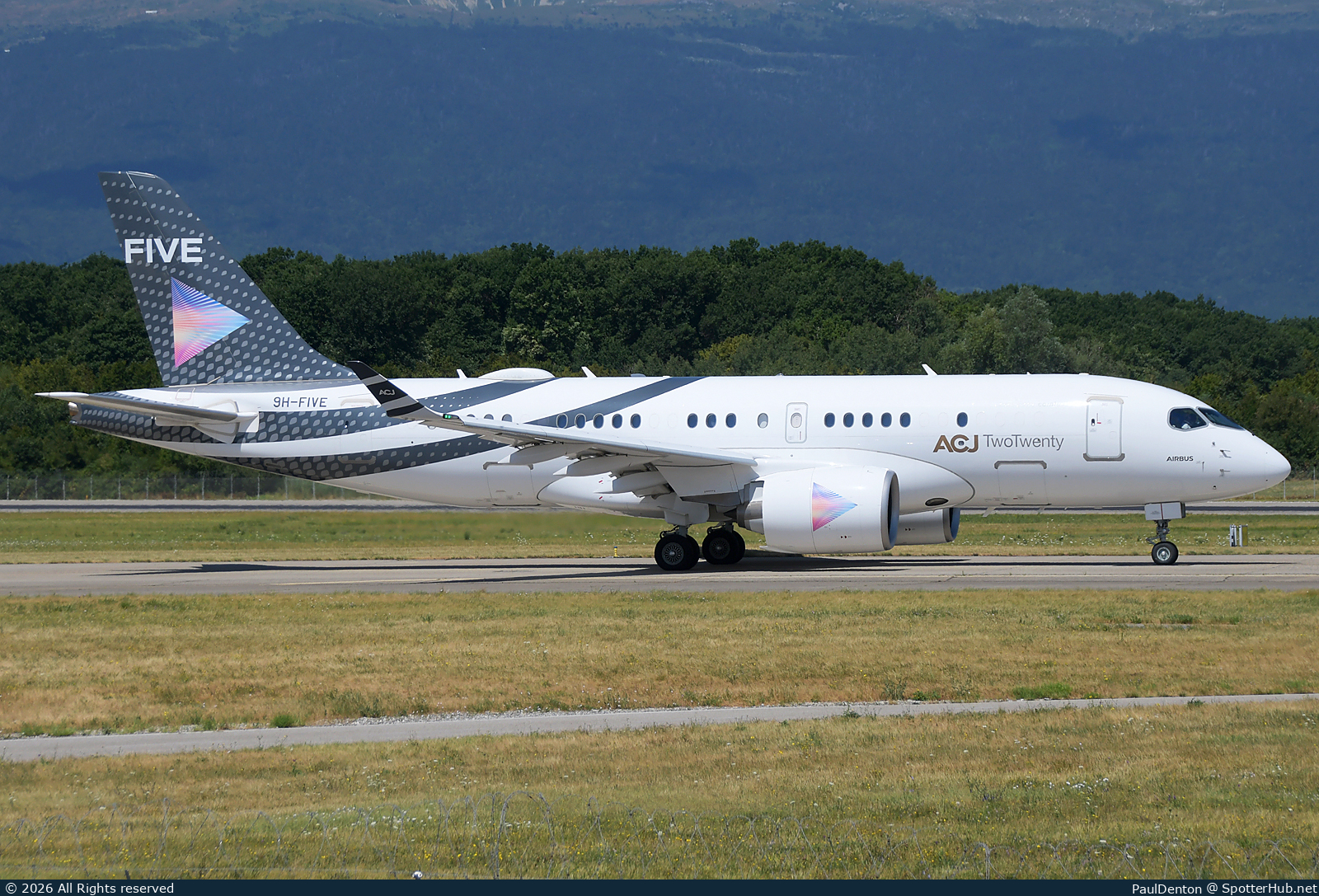 Photo of 9H-FIVE - Airbus A220-100(CJ) TwoTwenty operated by Comlux Aviation Malta