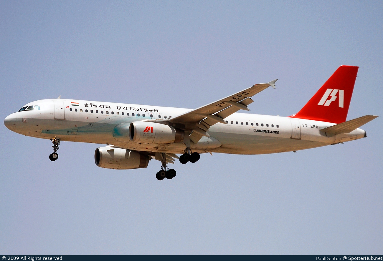 Photo of VT-EPQ - Airbus A320-231 operated by Indian Airlines